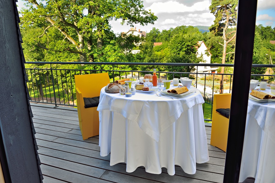 petit déjeuner en terrasse Cottage 1956